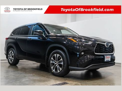 Used 2023 Toyota Highlander XLE AWD/4WD image 1
