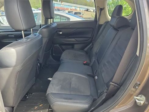 Used 2019 Mitsubishi Outlander SE AWD/4WD image 6