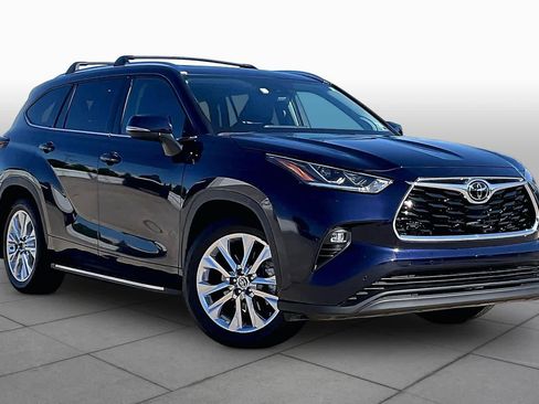 Used 2024 Toyota Highlander Limited AWD/4WD image 4