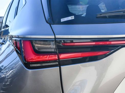 Used 2023 Lexus NX 350 AWD image 7