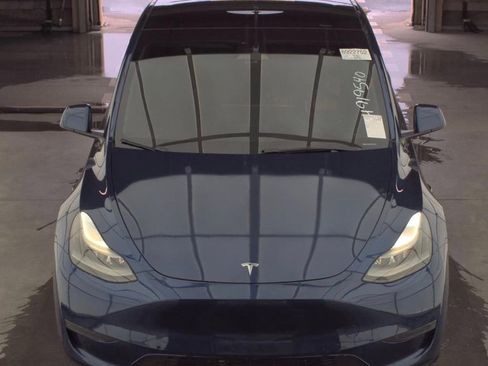 Used 2024 Tesla Model Y Long Range RWD image 3