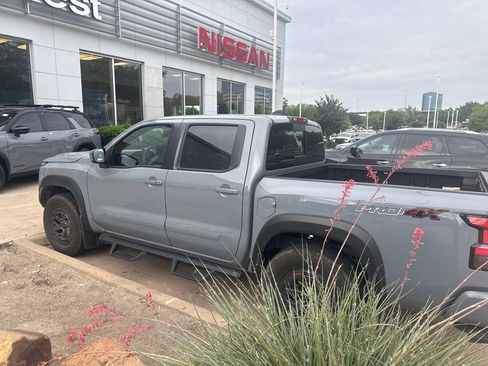 Used 2025 Nissan Frontier PRO-4X AWD/4WD image 4