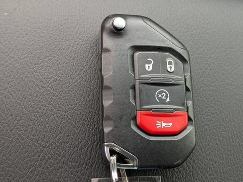 Used 2025 Jeep Wrangler Unlimited Rubicon w/ Safety Group AWD/4WD image 29