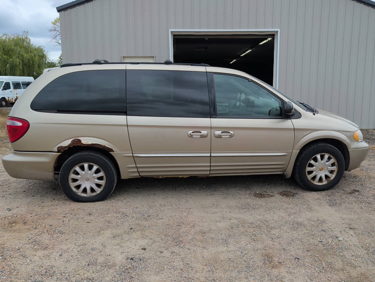 Used 2003 Chrysler Town & Country LXi FWD image 6