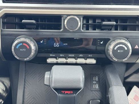 Certified 2025 Toyota Tacoma TRD Off-Road image 20