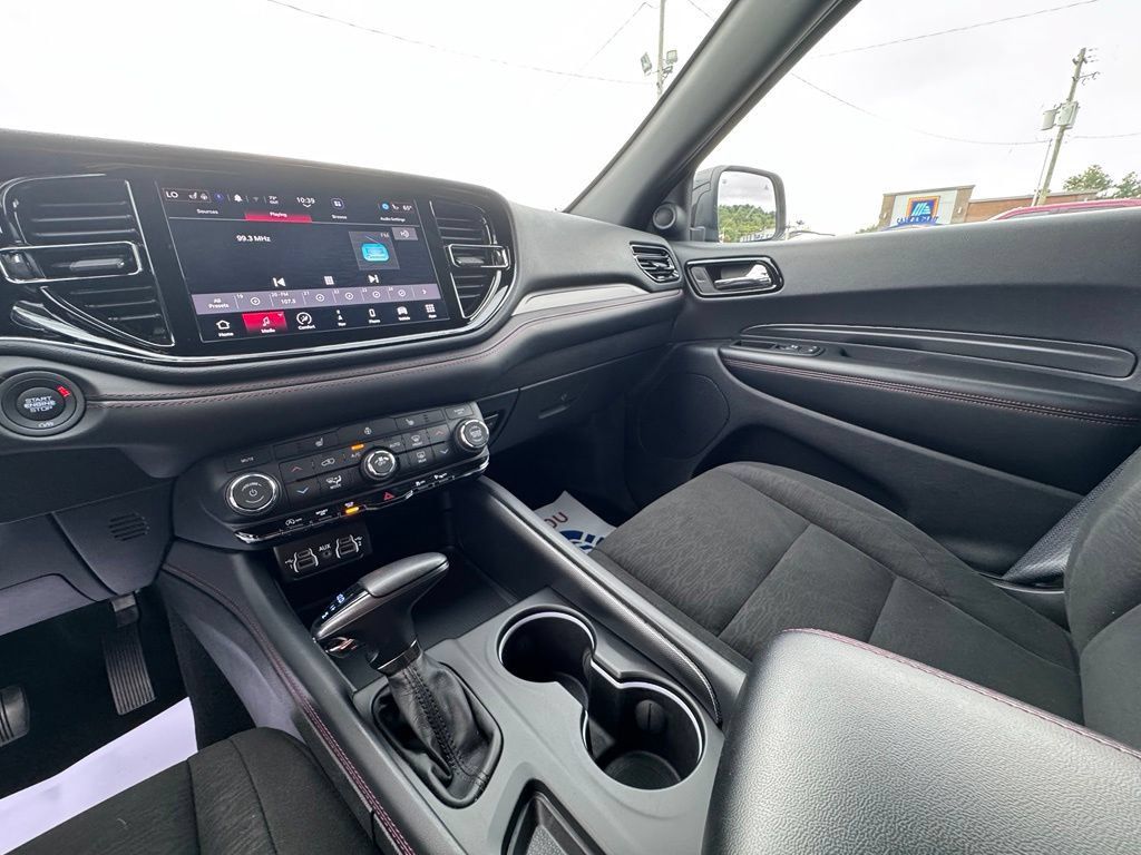 Used 2025 Dodge Durango GT AWD/4WD image 30