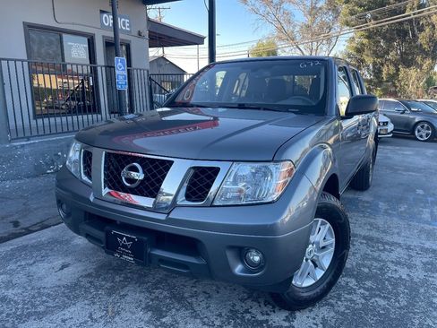 Used 2020 Nissan Frontier SV RWD image 1