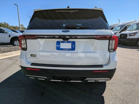 New 2026 Ford Explorer Active w/ Active Comfort Package image 5