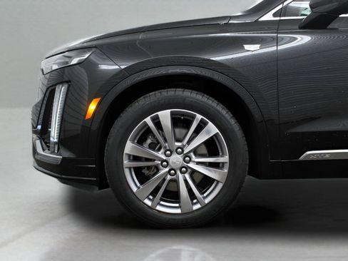 Used 2023 Cadillac XT6 Premium Luxury AWD/4WD image 10