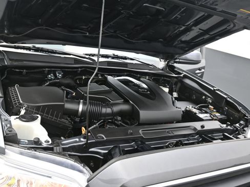 Used 2022 Toyota Tacoma SR5 image 23