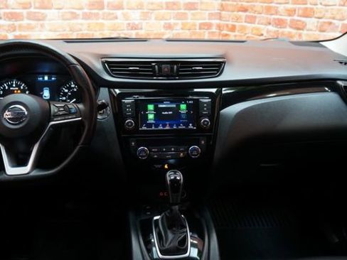 Certified 2022 Nissan Rogue Sport SL image 11