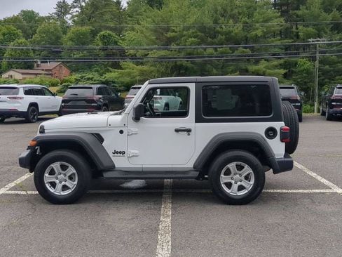 Used 2022 Jeep Wrangler Sport AWD/4WD image 9