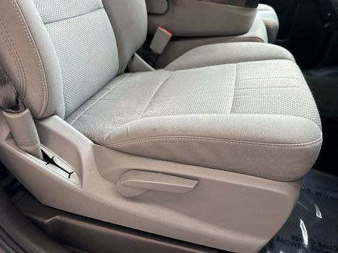 Certified 2018 Chevrolet Silverado 1500 Custom w/ Custom Value Package image 21