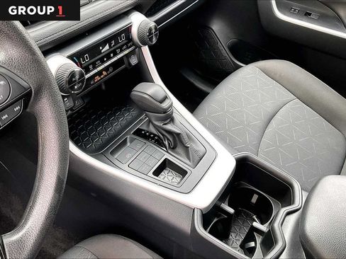 Used 2025 Toyota RAV4 XLE AWD/4WD image 17