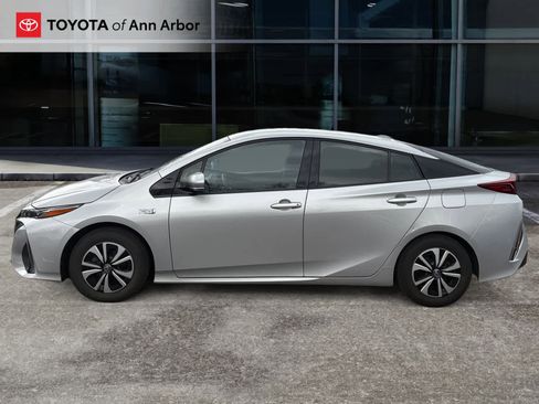 Used 2018 Toyota Prius Prime Premium FWD image 3