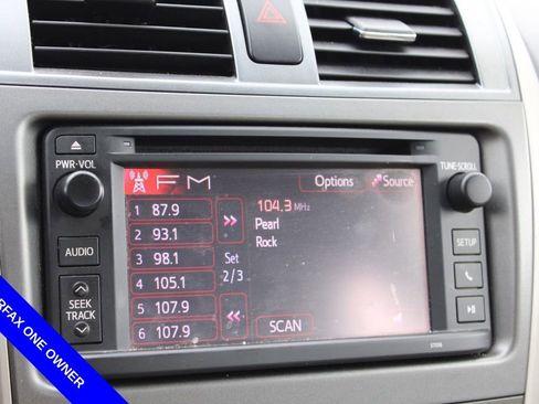 Used 2013 Toyota Corolla LE image 32