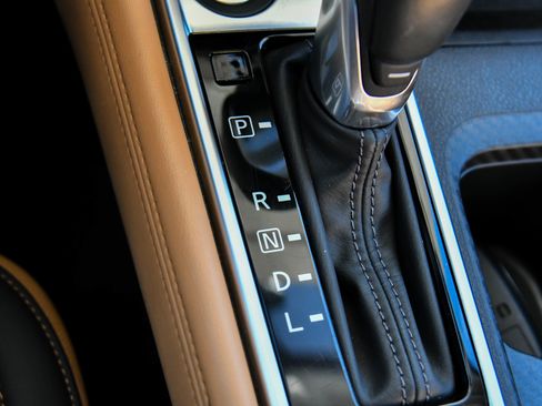 Used 2025 Nissan Sentra SV w/ SV Premium Package FWD image 29