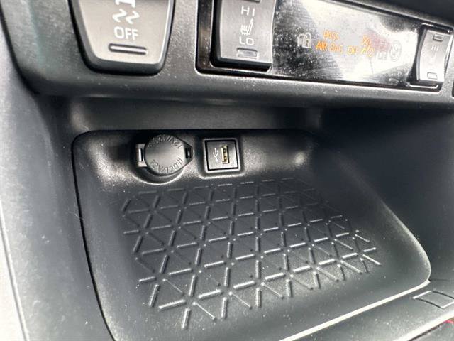 Used 2024 Toyota RAV4 SE w/ Weather & Moonroof Package AWD/4WD image 20