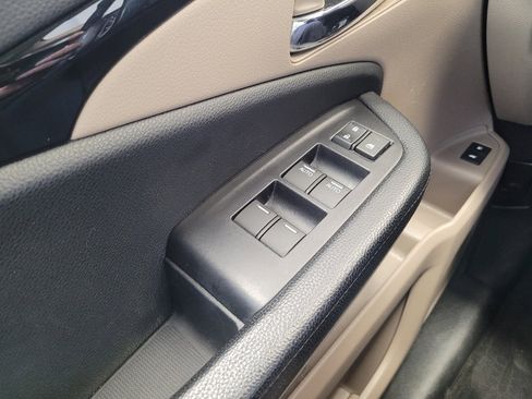 Used 2018 Honda Pilot Touring image 27