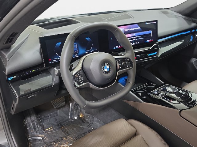 Certified 2024 BMW 530i xDrive w/ Executive Package AWD/4WD image 13