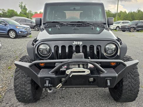 Used 2012 Jeep Wrangler Unlimited Sahara AWD/4WD image 18
