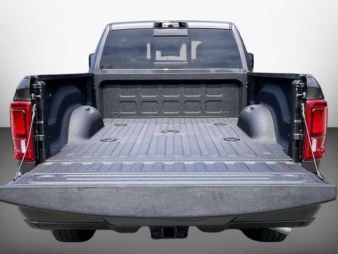 New 2026 RAM 2500 Laramie AWD/4WD image 47