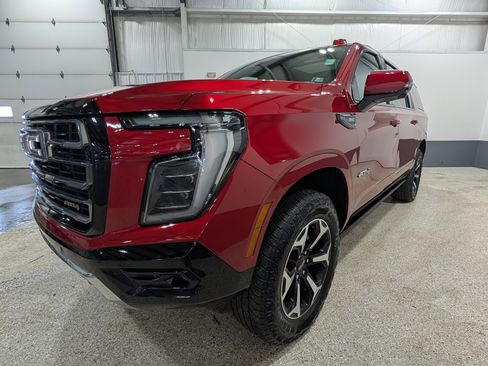 Used 2025 GMC Yukon XL AT4 w/ AT4 Premium Package image 6