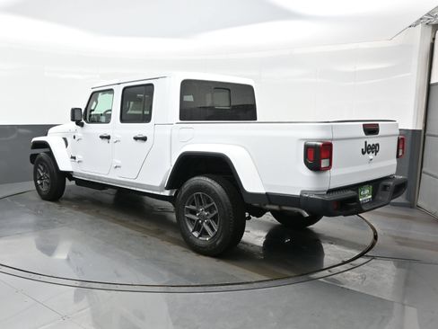 New 2026 Jeep Gladiator Sport AWD/4WD image 5