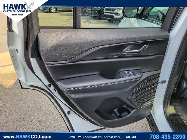 Certified 2025 Jeep Grand Cherokee Laredo X w/ Luxury Tech Group I AWD/4WD image 25