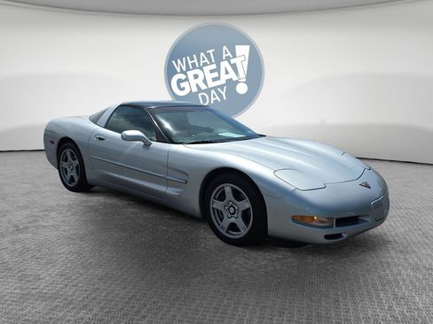 Used 1998 Chevrolet Corvette Coupe w/ Memory Pkg RWD image 1