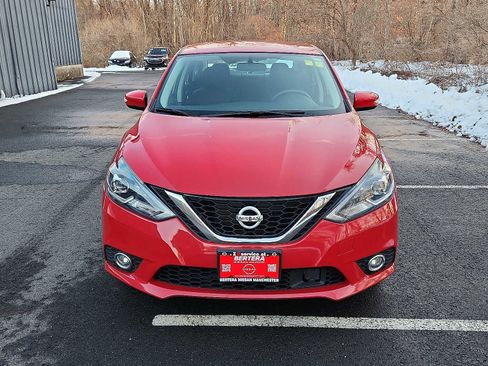 Used 2019 Nissan Sentra SR image 2