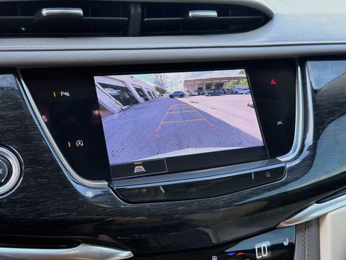 Used 2022 Cadillac XT6 Premium Luxury FWD image 13