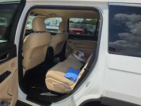 Used 2021 Jeep Grand Cherokee L Limited AWD/4WD image 24