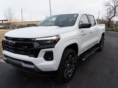 Used 2024 Chevrolet Colorado Z71 w/ Z71 Convenience Package 2 image 7