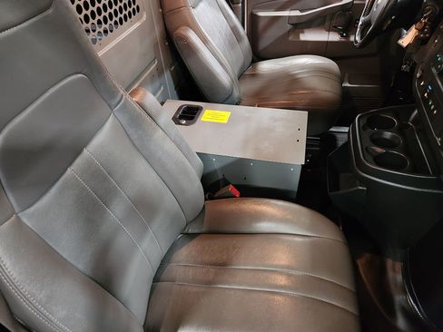 Used 2021 Chevrolet Express 3500 w/ Driver Convenience Package RWD image 29