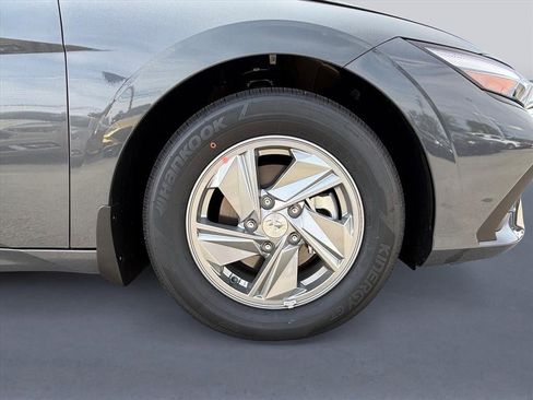 New 2026 Hyundai Elantra SE FWD image 9
