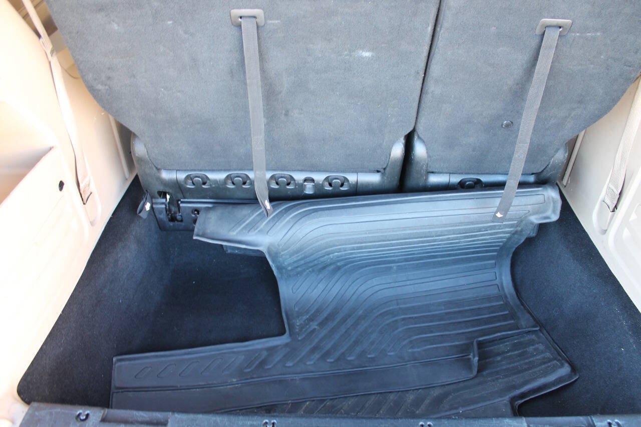 Used 2016 Dodge Grand Caravan SXT FWD image 26