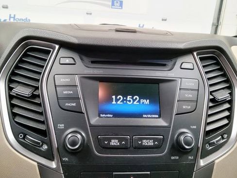 Used 2016 Hyundai Santa Fe SE AWD/4WD image 29