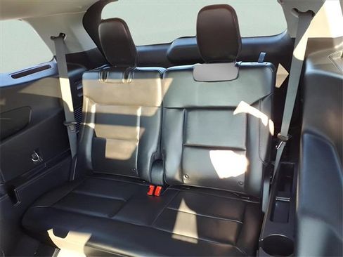 Used 2022 Ford Explorer XLT w/ Equipment Group 202A image 14