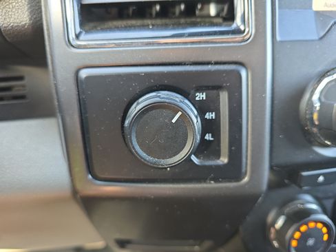 Used 2018 Ford F150 XLT w/ Equipment Group 302A Luxury AWD/4WD image 30