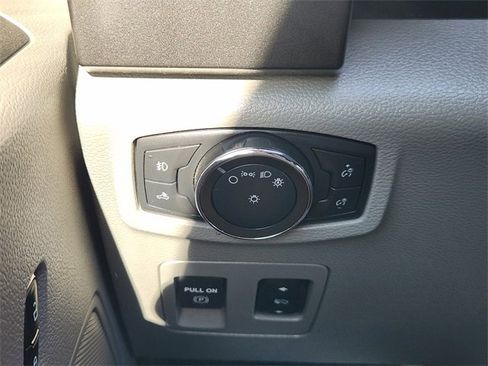 Used 2018 Ford F150 XLT w/ Equipment Group 302A Luxury image 21