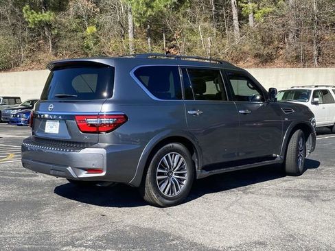 Used 2022 Nissan Armada SL w/ Captain's Chairs Package image 3