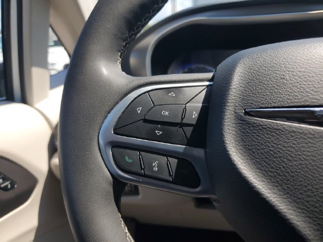 Certified 2024 Chrysler Pacifica Touring-L AWD/4WD image 25