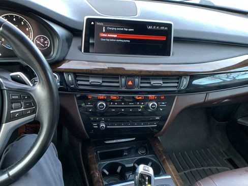 Used 2018 BMW X5 xDrive40e image 11