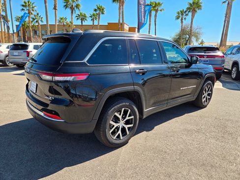 Used 2024 Jeep Grand Cherokee Limited AWD/4WD image 5
