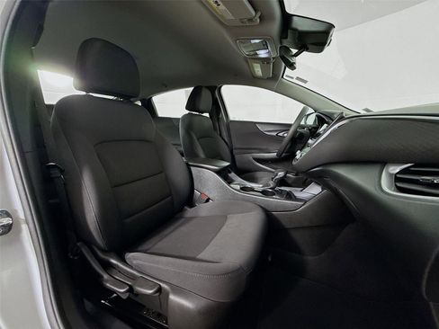 Used 2021 Chevrolet Malibu LS image 25