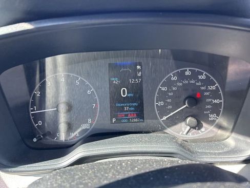 Used 2025 Toyota Corolla LE image 9