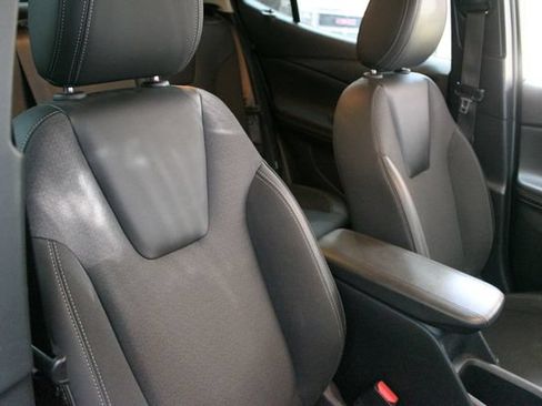 Used 2024 Buick Encore GX Preferred FWD image 11