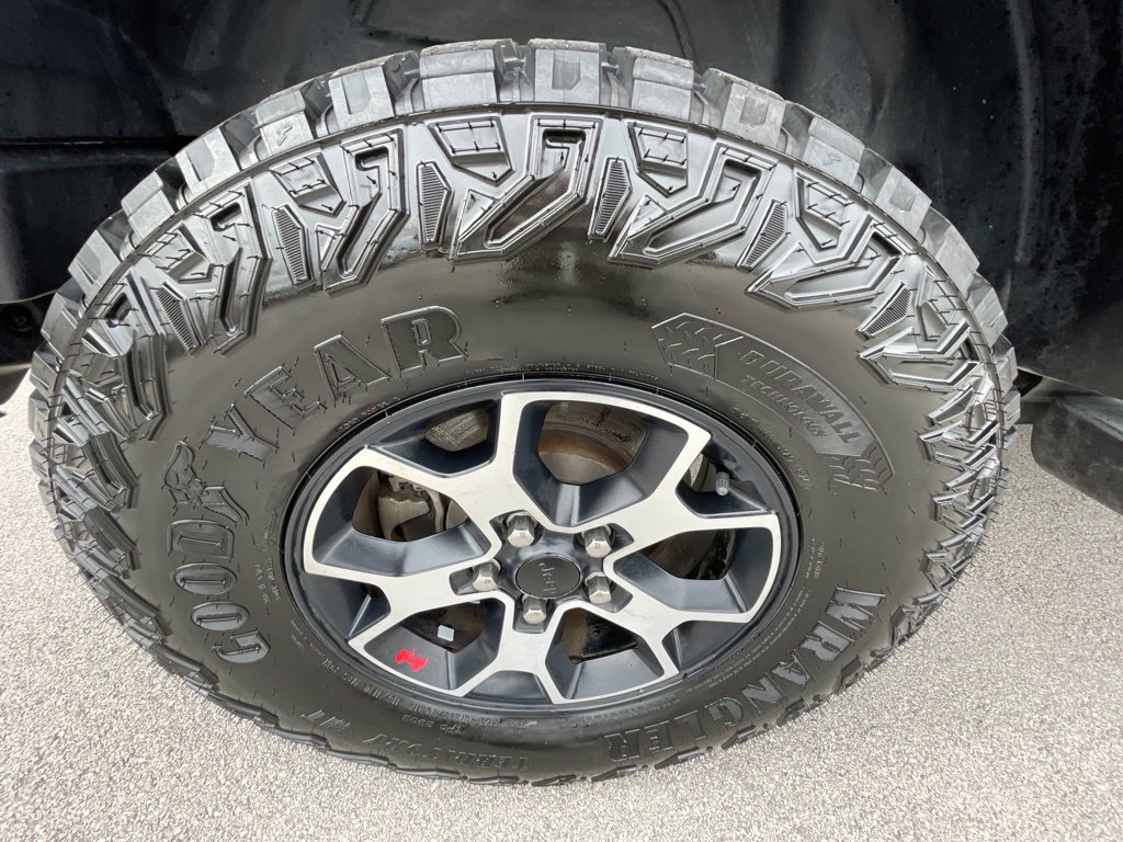 Used 2022 Jeep Wrangler Unlimited Rubicon w/ Cold Weather Group AWD/4WD image 35