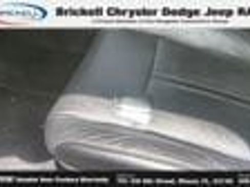 Used 2024 Jeep Wagoneer L Series II RWD image 7